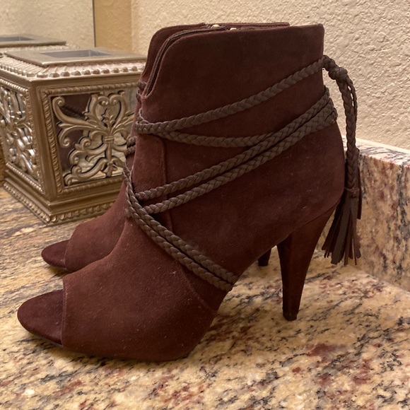 Vince Camuto booties - Picture 2 of 8